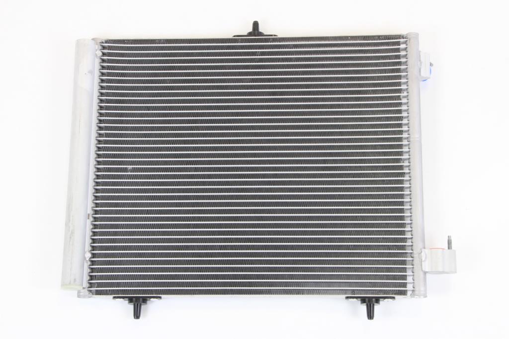 Condenseur, climatisation (Radiateur de climatisation) HELLA ref. 8FC 351 303-541